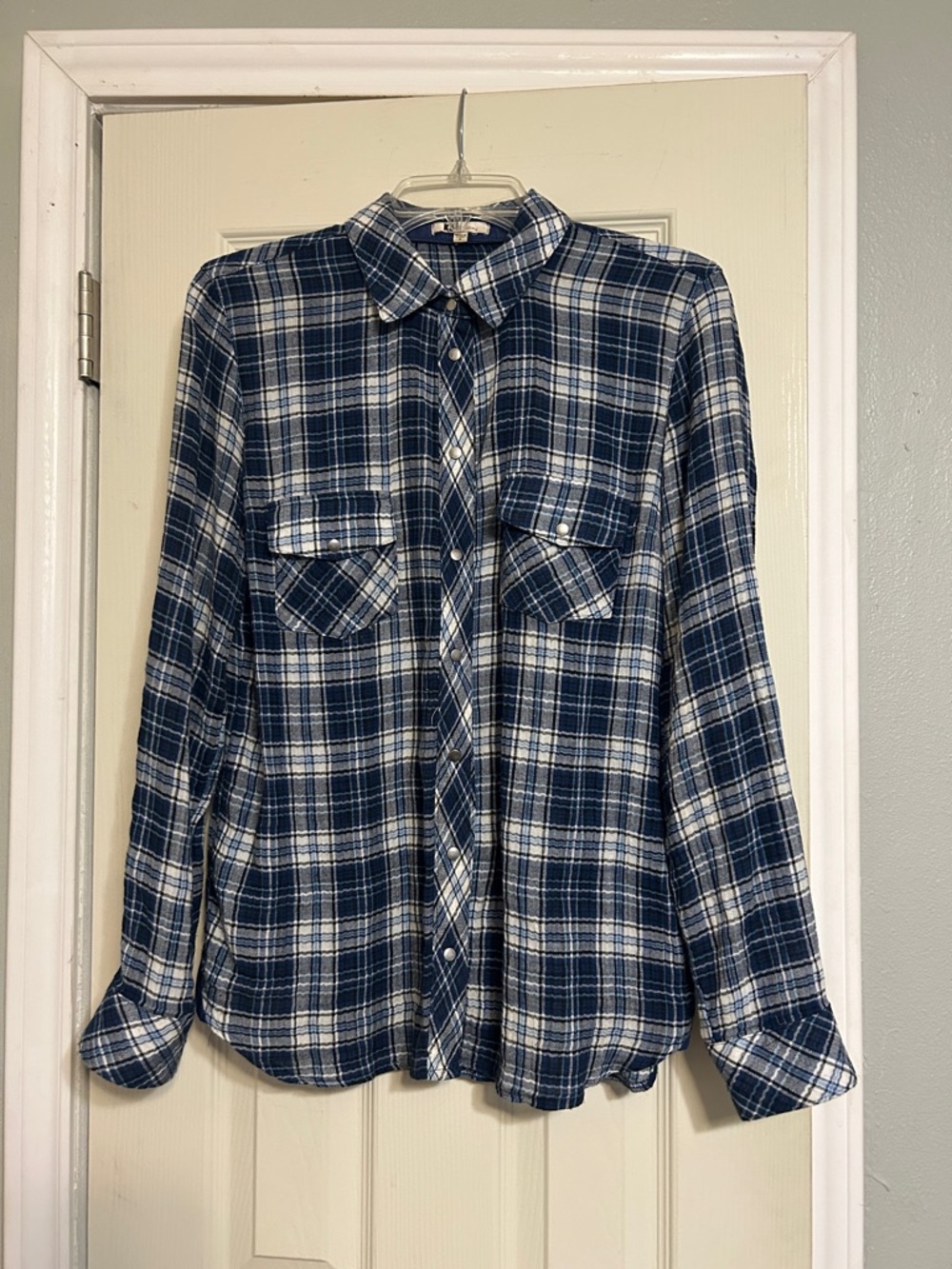 💸30%Off2🛒 Kut from the Kloth blue plaid shirt